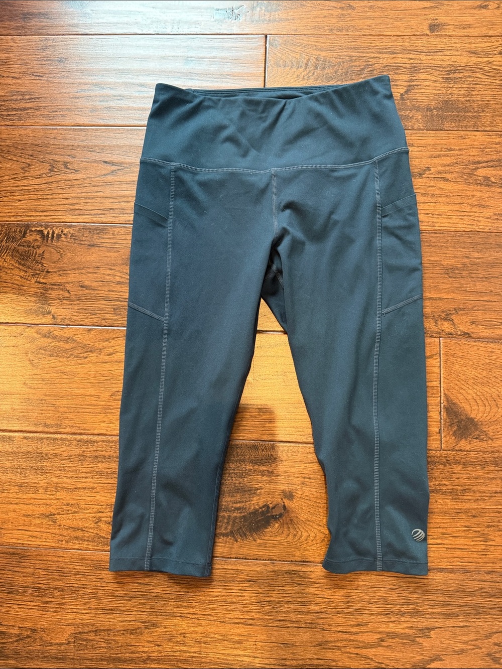 MPG Cropped Athletic Leggings with Side Pockets